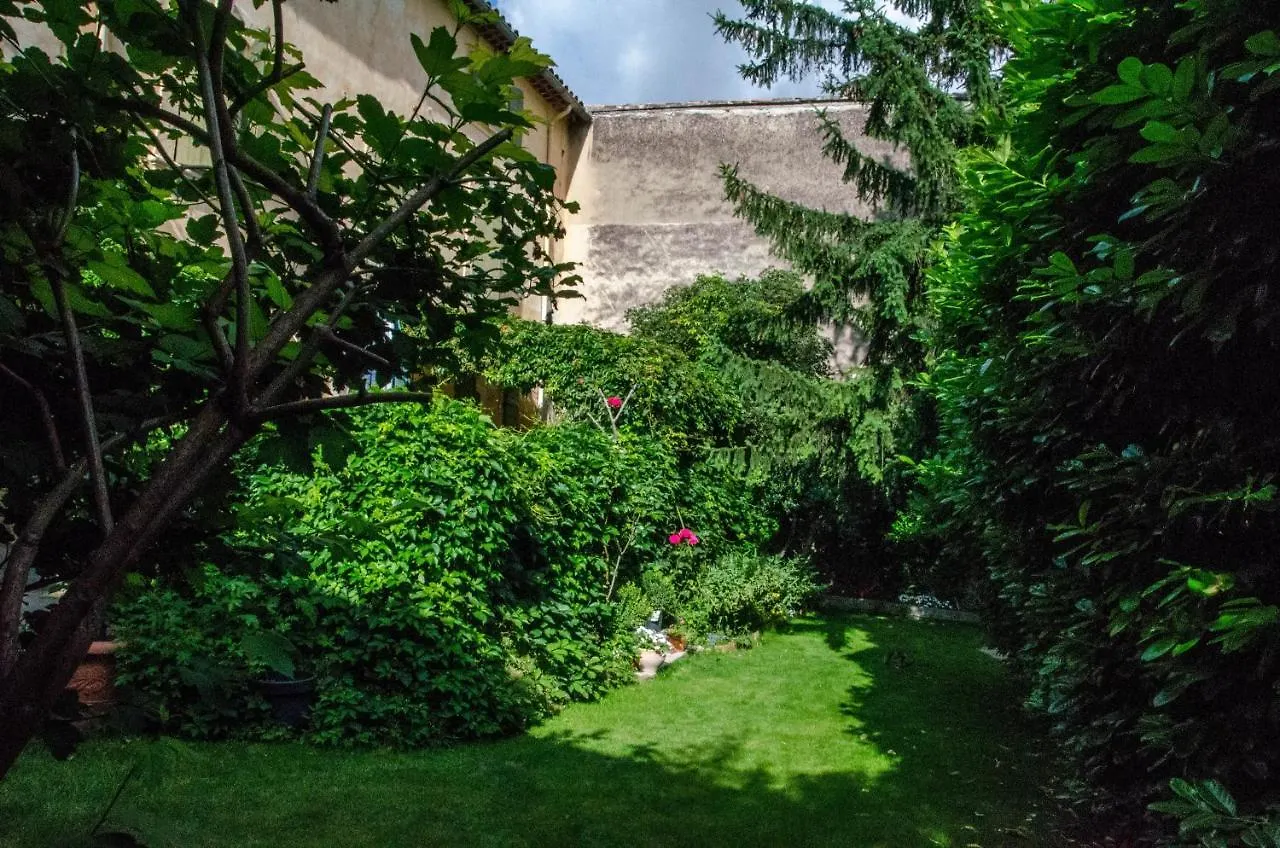 Les Tournesols Bed & Breakfast Mallemort
