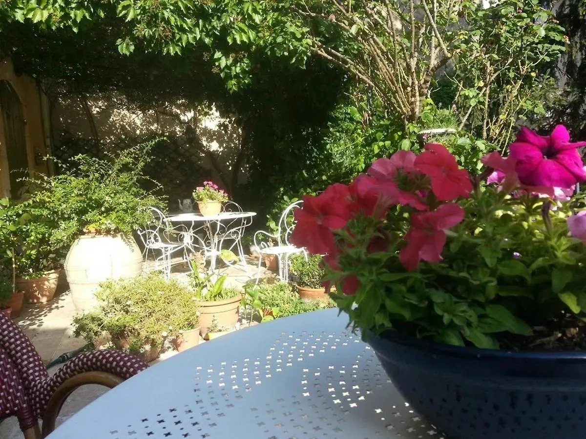 Les Tournesols Bed & Breakfast Mallemort