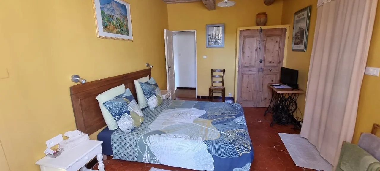 Les Tournesols Bed & Breakfast Mallemort 0*,