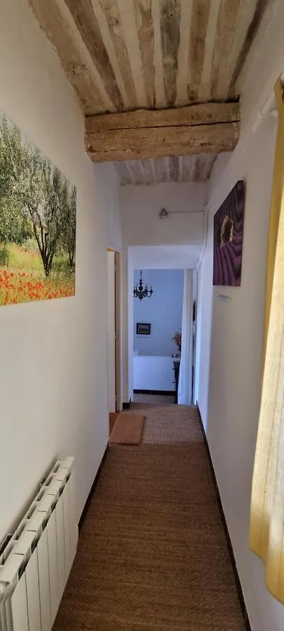 Les Tournesols Bed & Breakfast Mallemort 0*,  France
