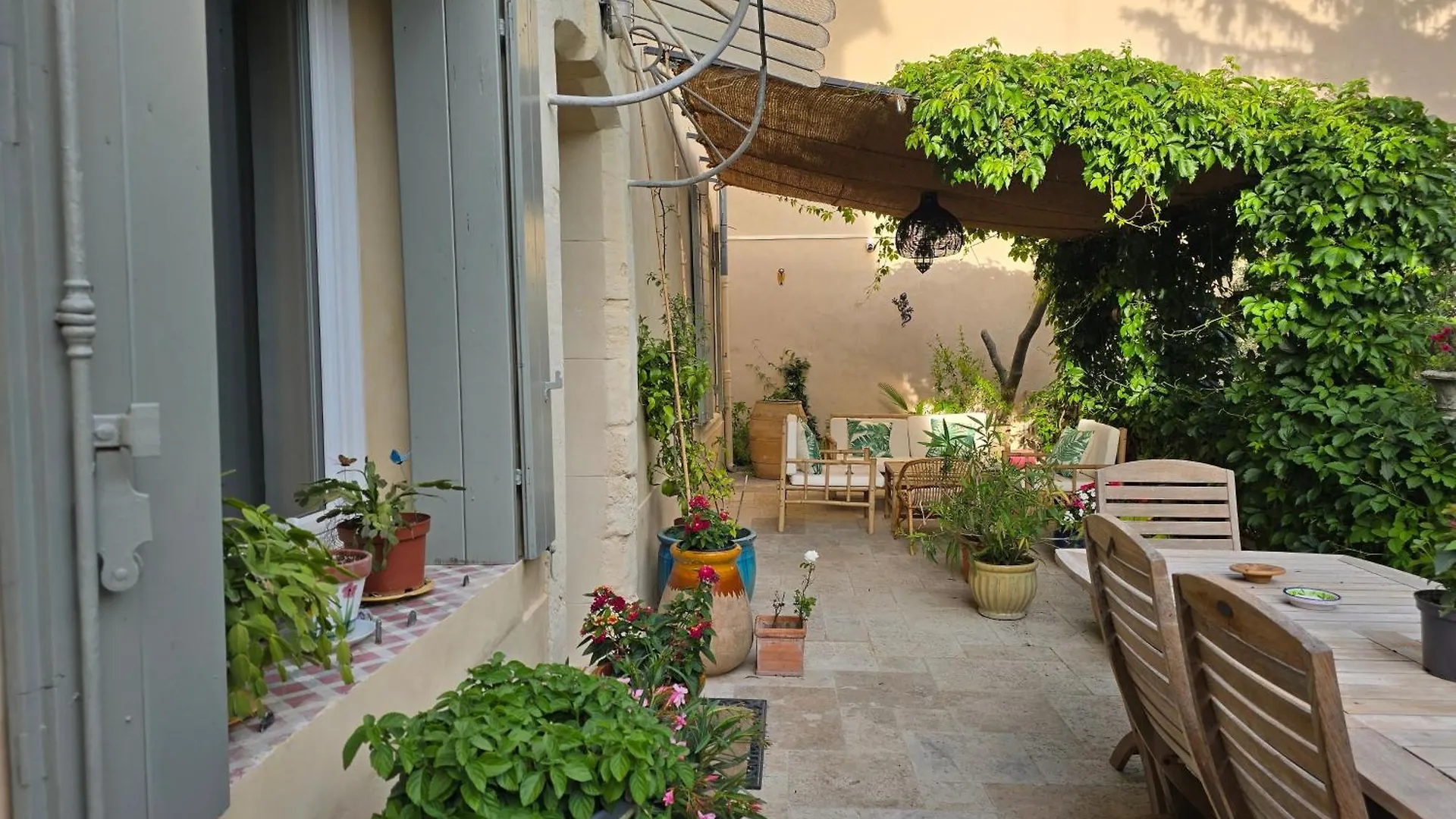Les Tournesols Bed & Breakfast Mallemort 0*,  France