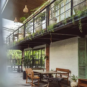https://white-penny-hostel.ubudhotelsnow.com