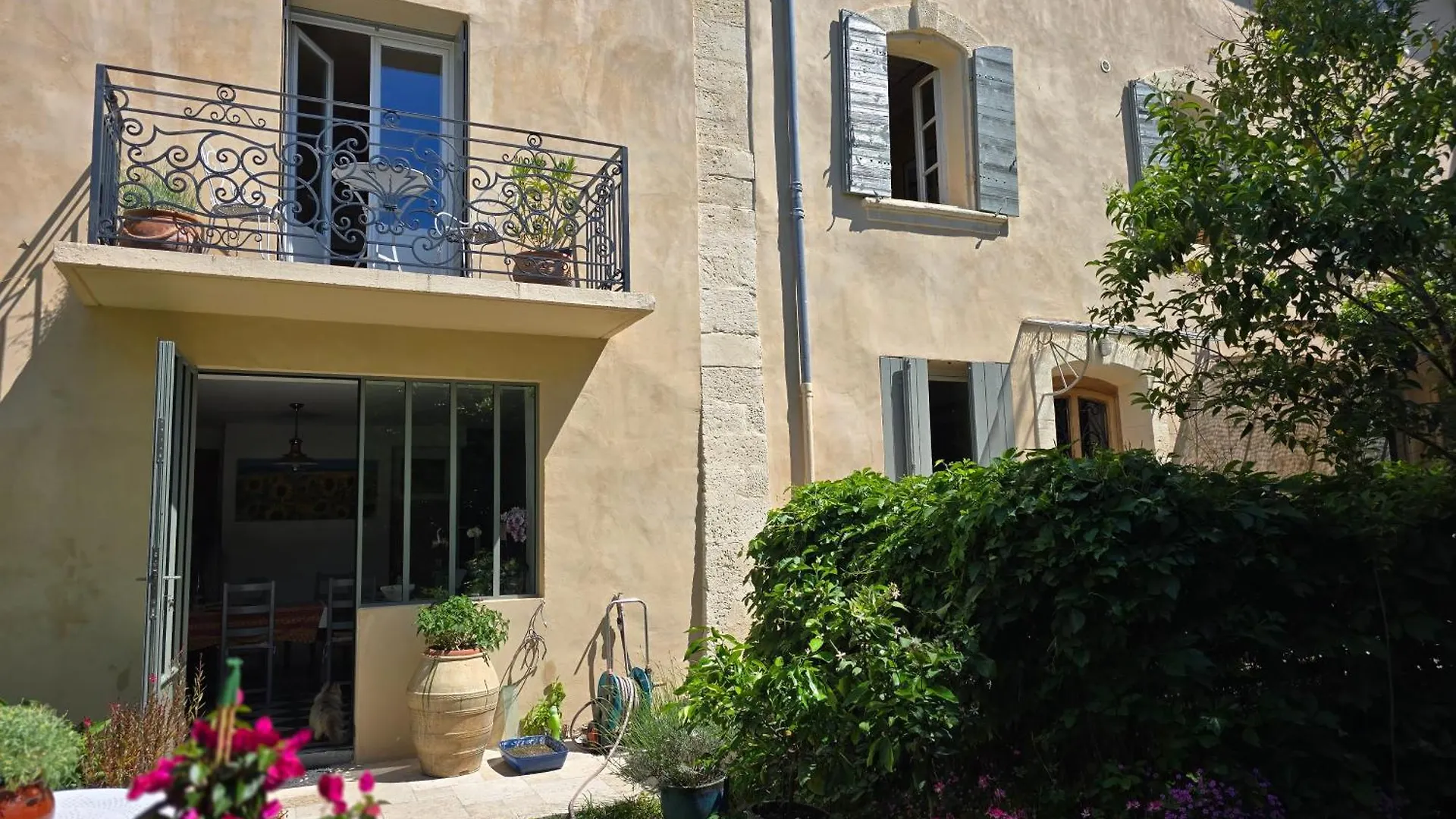 Les Tournesols Bed & Breakfast Mallemort